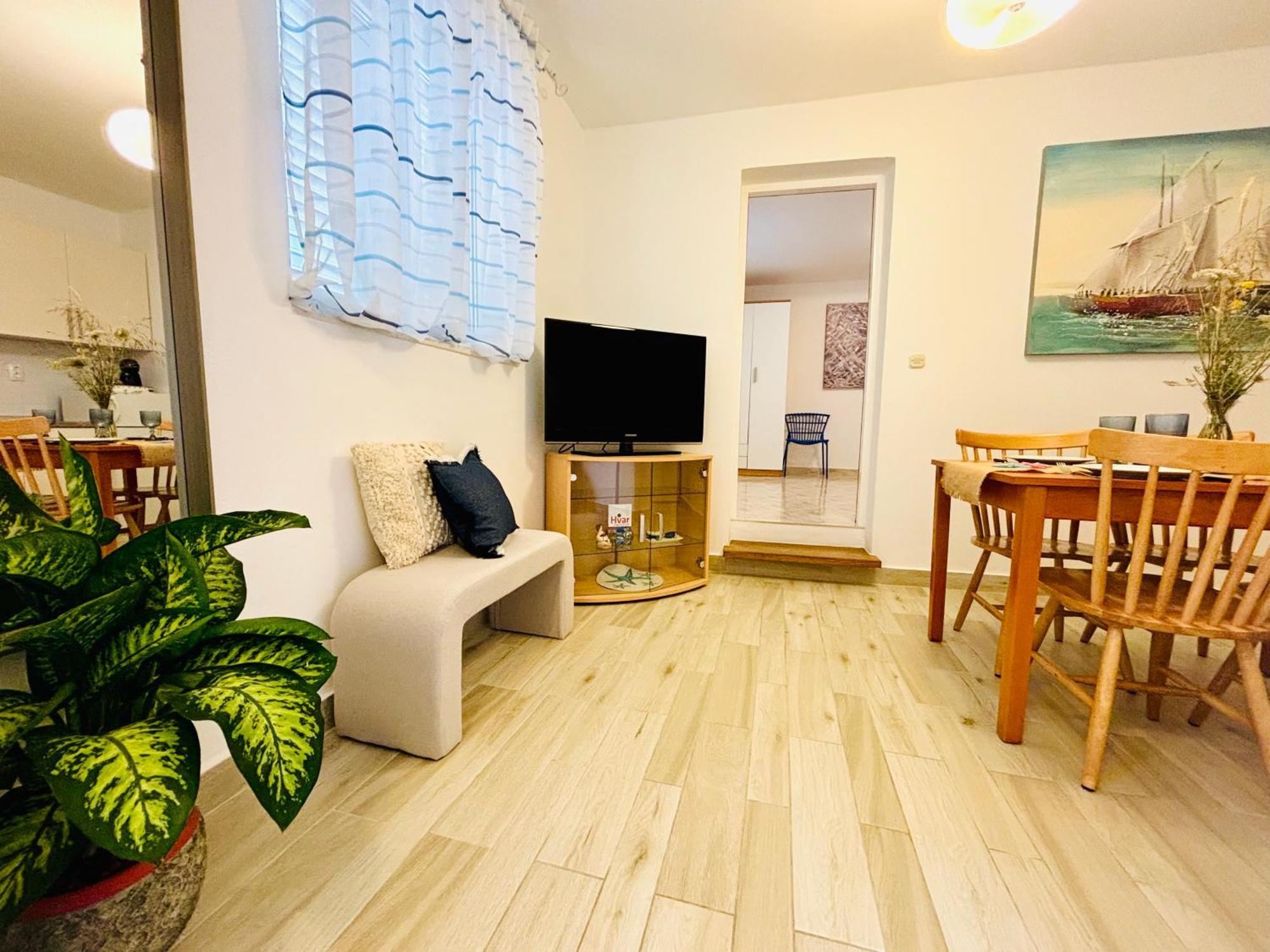 Apartment Sunny Elza 2 Хвар Экстерьер фото